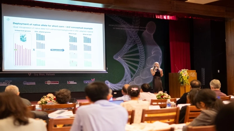 Gần 100 chuyên gia tham gia nghiên cứu, trao đổi về lai tạo giống cây trồng ứng dụng công nghệ sinh học